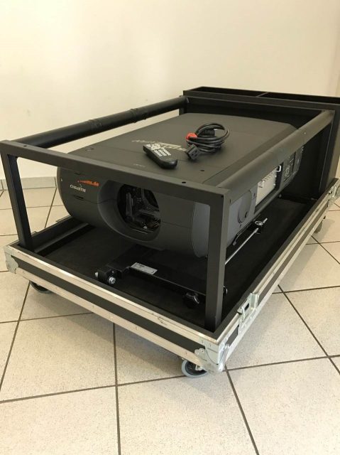 Christie LX 1500 Videobeamer
