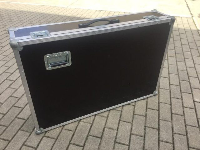 Soundcraft GB2 - 24 Ch Mixer – Foto Case