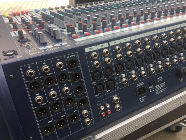 Soundcraft GB2 - 24 Ch Mixer