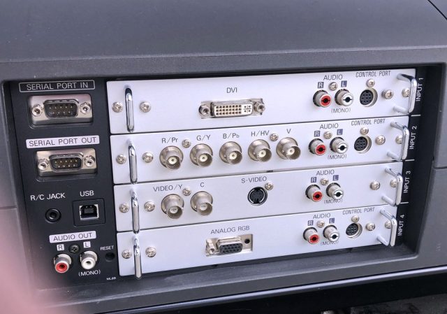 1 x Christie Roadrunner LX-100