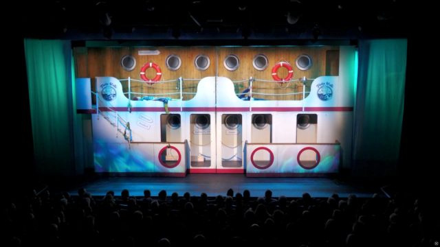 Bühnenbild Schiff