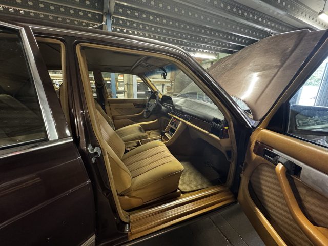Mercedes Benz