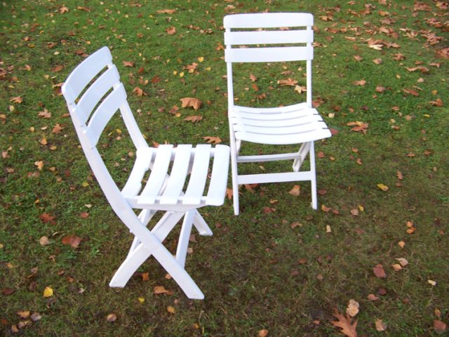 25 x 2 Klappstühle (Hartplastik)