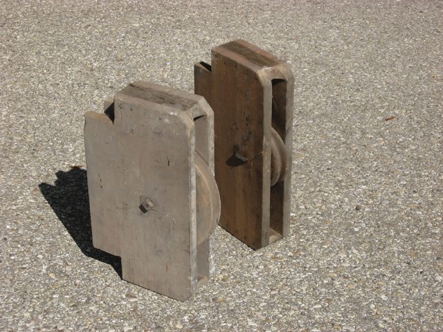 Seilrollen aus Holz