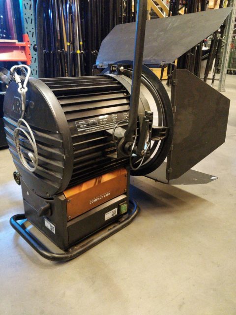 2,5kW HMI Fresnell mit Netzteil