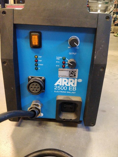 2,5kW HMI Fresnell mit Netzteil
