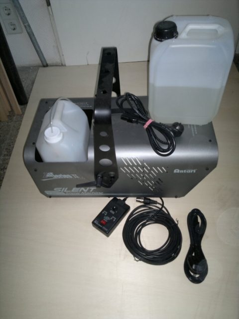 Antari snow machine s-200 -
Schneemaschine