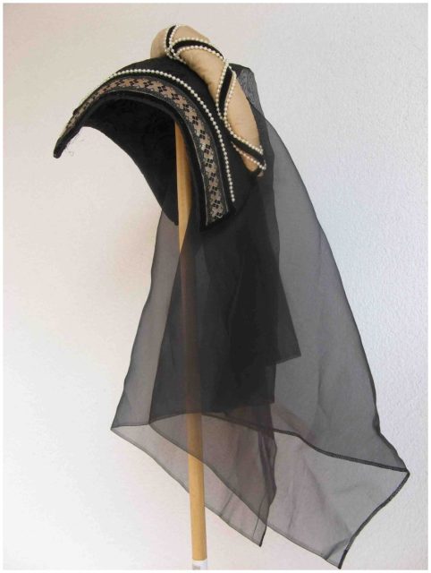 Renaissancekleid schwarz/gold/beige